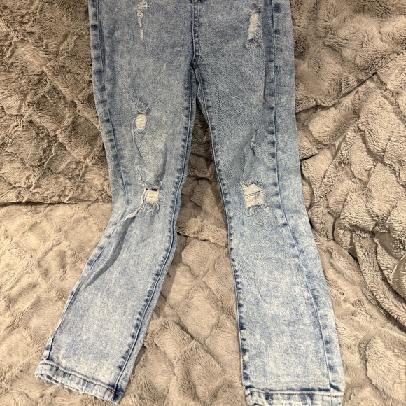Kendall & Kylie High Rise Jeans - Picture 2 of 2